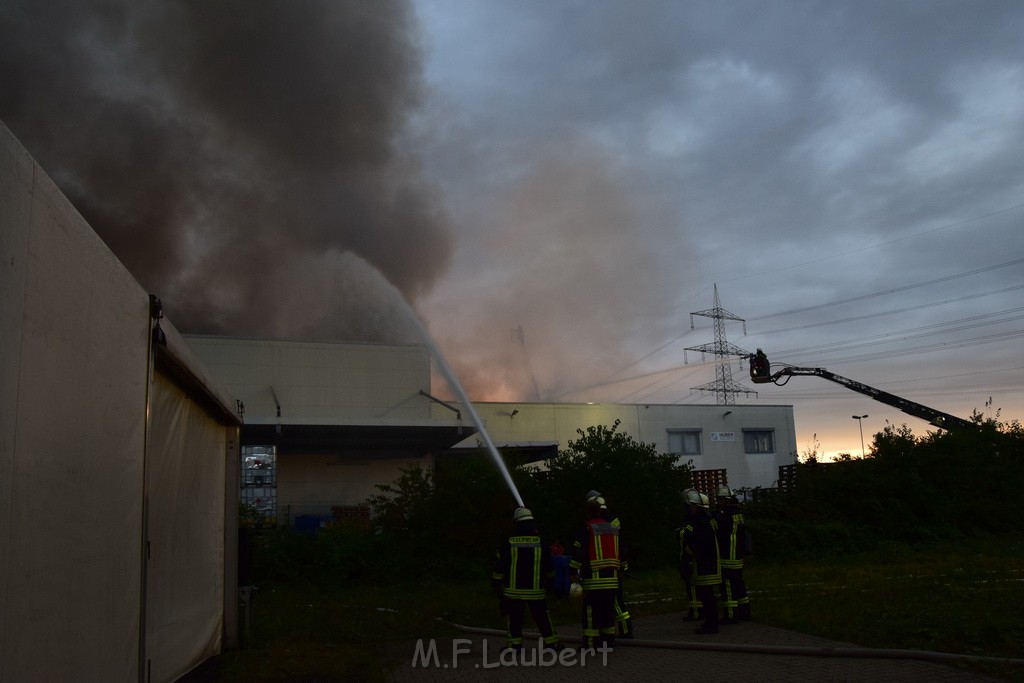 Grossbrand Halle Troisdorf Kriegsdorf Junkersring P315.JPG - Miklos Laubert